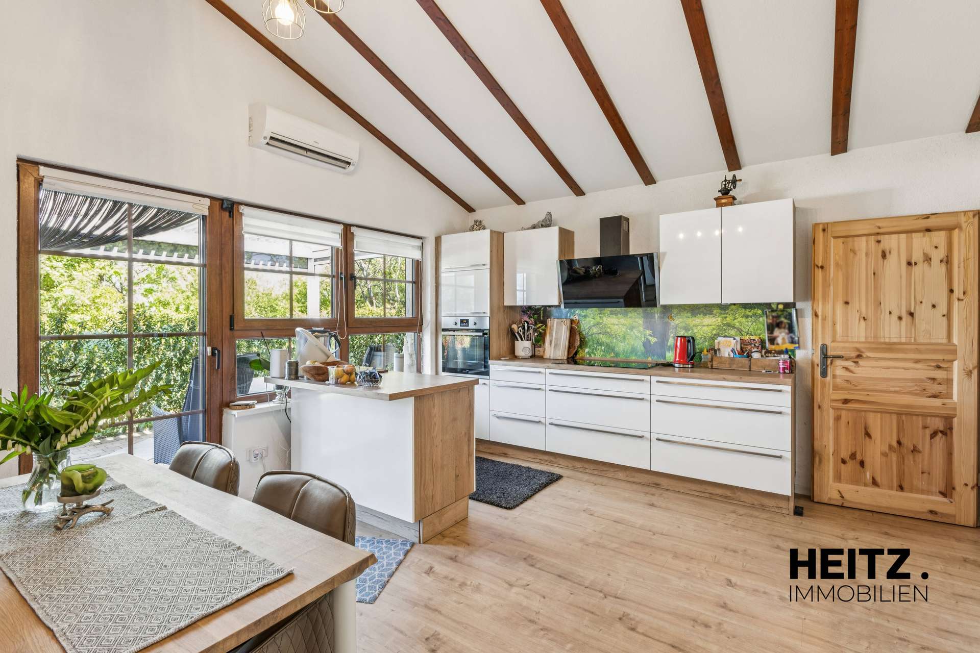 Großzügiger Bungalow mit viel Komfort · Privatsphäre pur, Ansicht 4