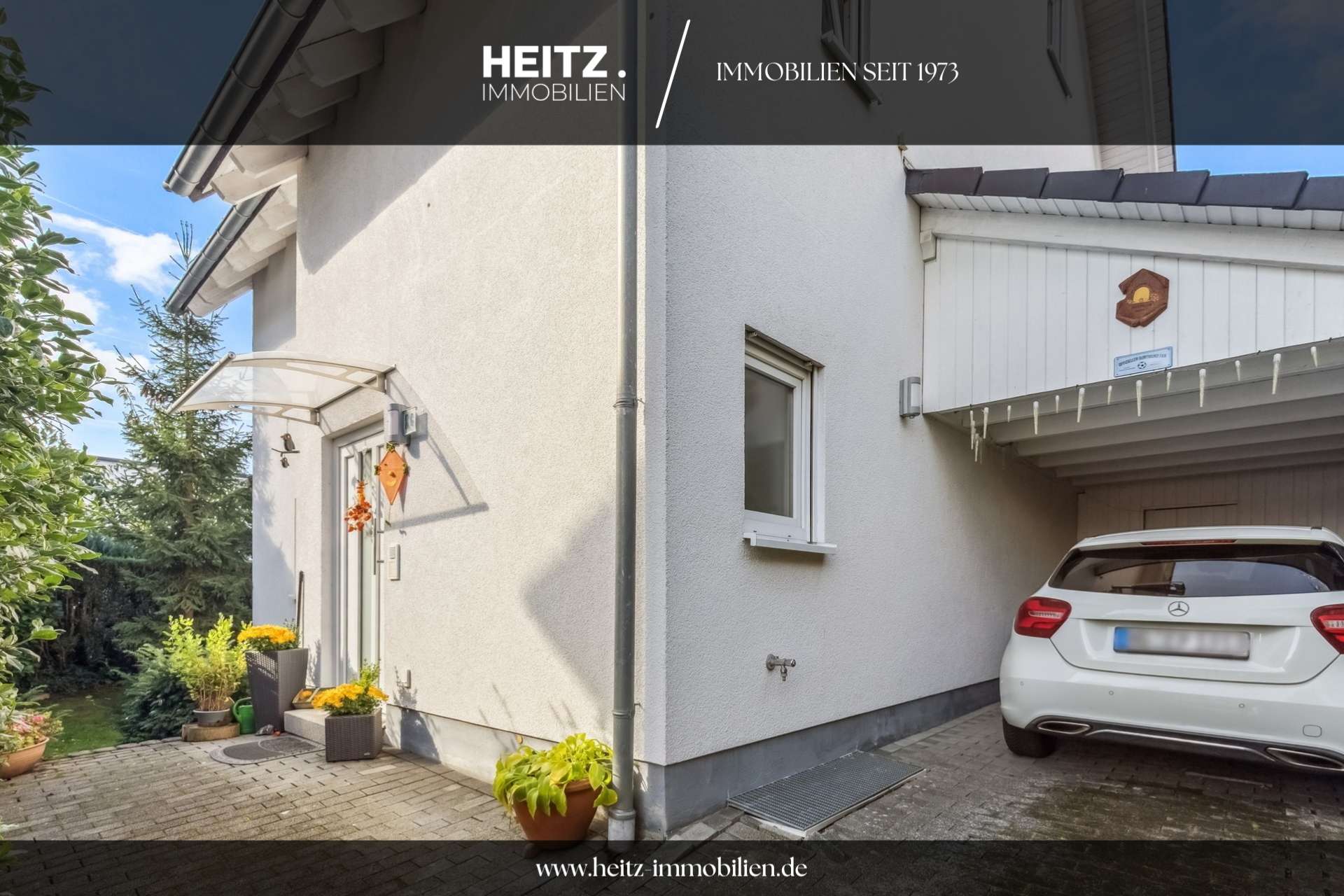 Modernes Einfamilienhaus mit Garten in ruhiger Lage